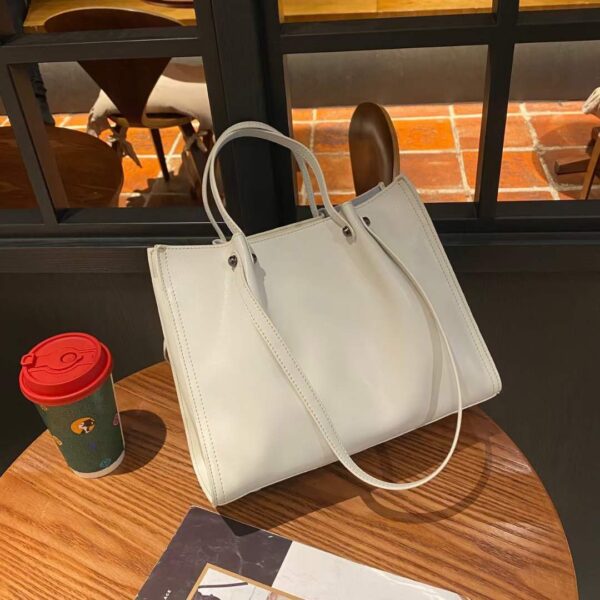 Large Capacity Totes Portable Light Luxury Shoulder Bag - Image 7