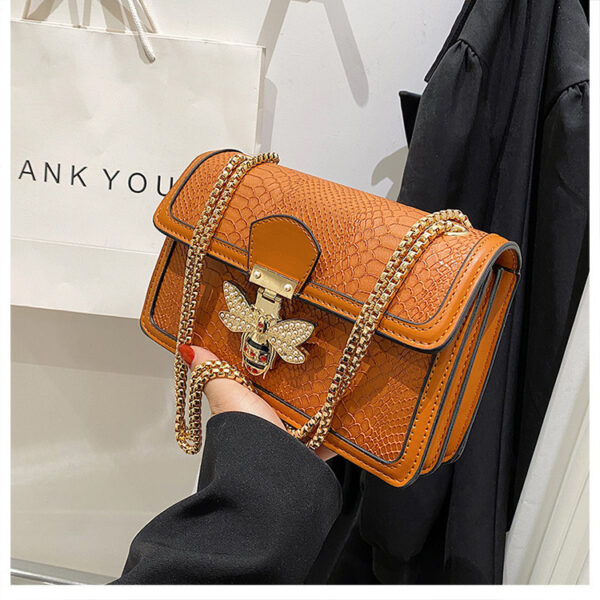Fashionable Stylish Chain Shoulder Trendy Retro Messenger Bag - Image 10