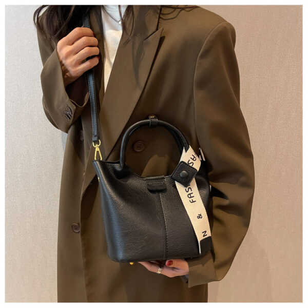 One-shoulder Crossbody Portable Bucket Bag - Image 10