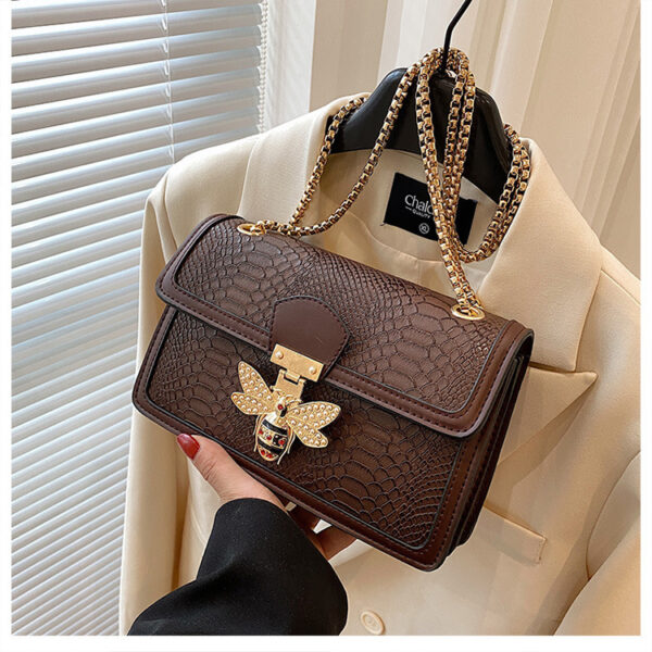 Fashionable Stylish Chain Shoulder Trendy Retro Messenger Bag - Image 8