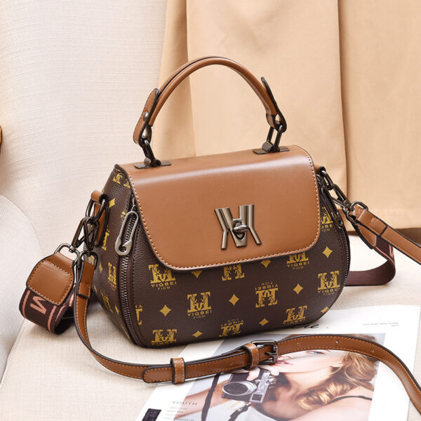 Simple Shoulder Messenger Bag Trendy Large Capacity Handbag - Image 4