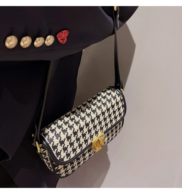Women's Houndstooth One Shoulder Underarm Baguette Bag - Image 4