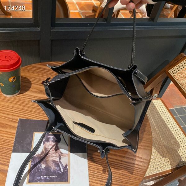 Large Capacity Totes Portable Light Luxury Shoulder Bag - Image 2
