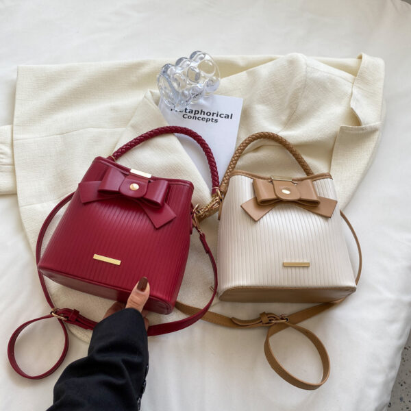 New Special-interest Design Bowknot Color Matching Shoulder Messenger Bag - Image 3