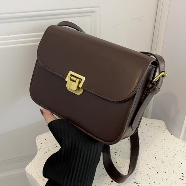 Elegant Women's Simple Messenger Bag - Image 4