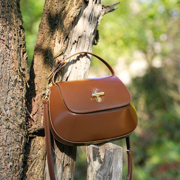 Women's Leather Messenger Bag Niche - Image 4
