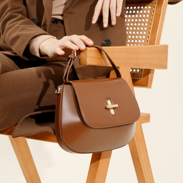 Women's Leather Messenger Bag Niche - Image 3