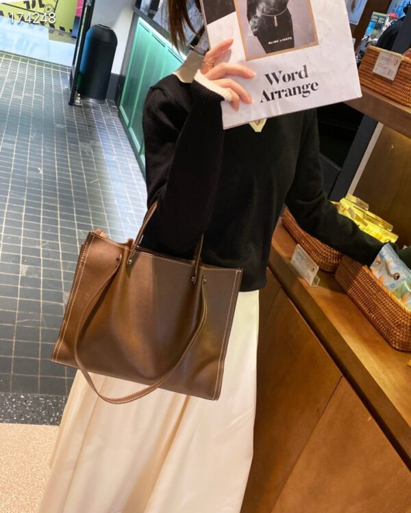 Large Capacity Totes Portable Light Luxury Shoulder Bag - Image 9