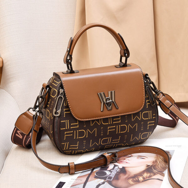 Simple Shoulder Messenger Bag Trendy Large Capacity Handbag - Image 6