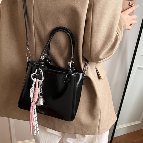 Women's Messenger Bag Fashion Portable One-shoulder Bucket Bag - Image 3