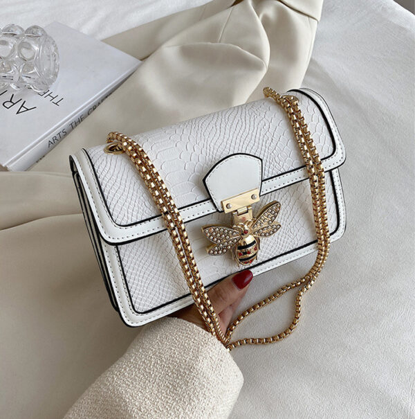 Fashionable Stylish Chain Shoulder Trendy Retro Messenger Bag - Image 2