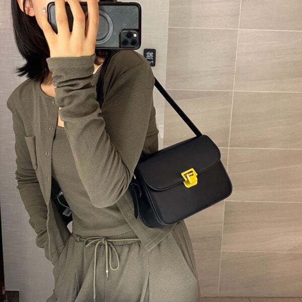 Elegant Women's Simple Messenger Bag - Image 3