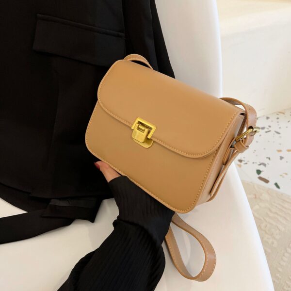 Elegant Women's Simple Messenger Bag - Image 10