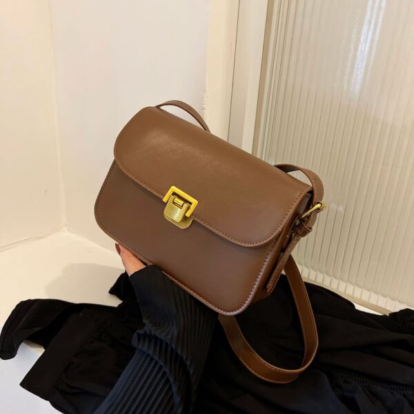 Elegant Women's Simple Messenger Bag - Image 8